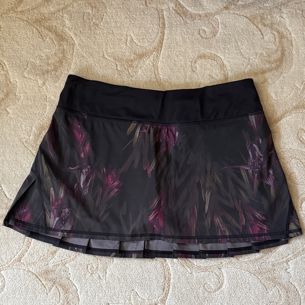 Lululemon Pace Setter rare Black Floral Tiered Ruffle Run Skort